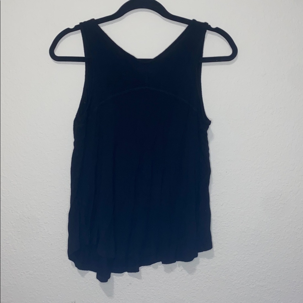 🎱Adorable black lightweight “live free” top! - Picture 9 of 10